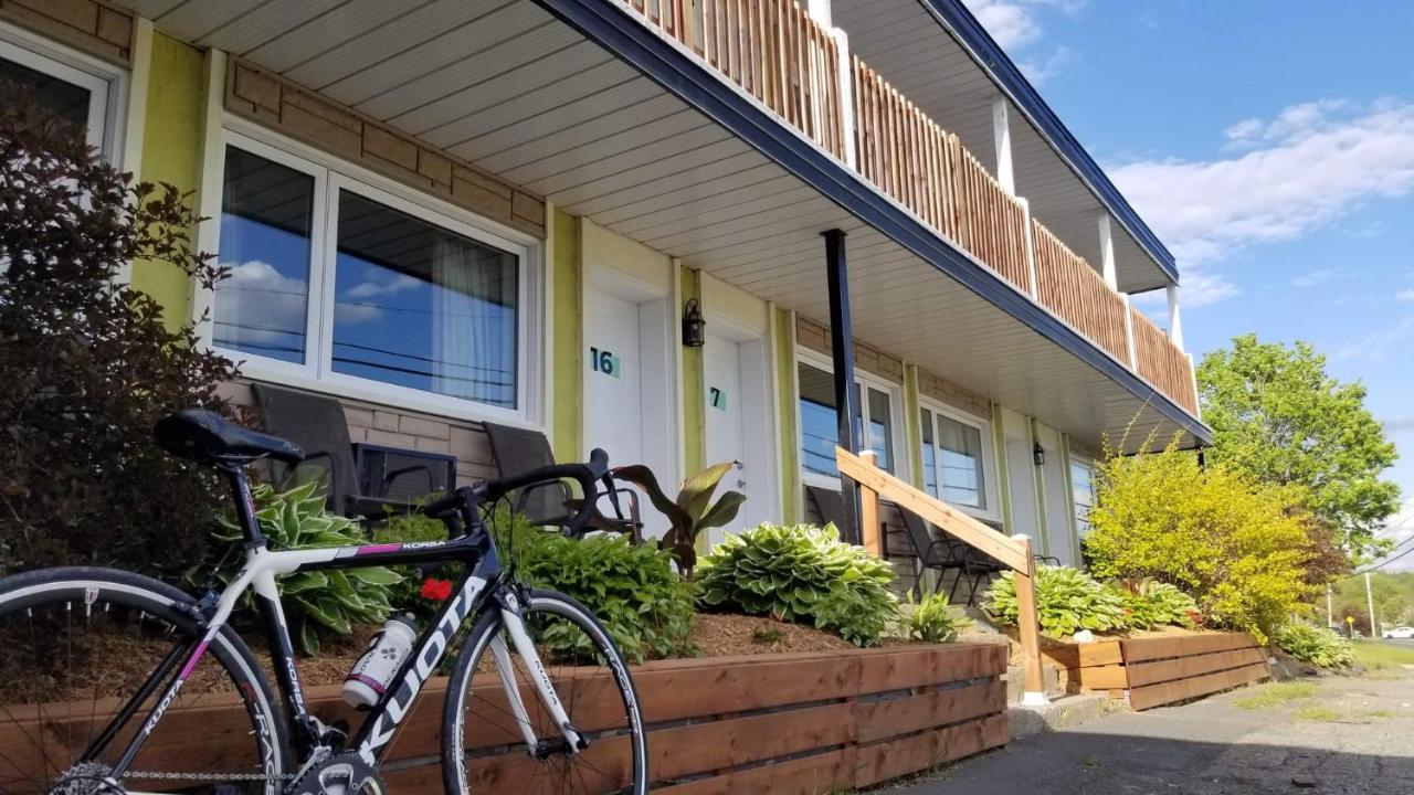 Auberge Happy Logis Lac-Etchemin 외부 사진