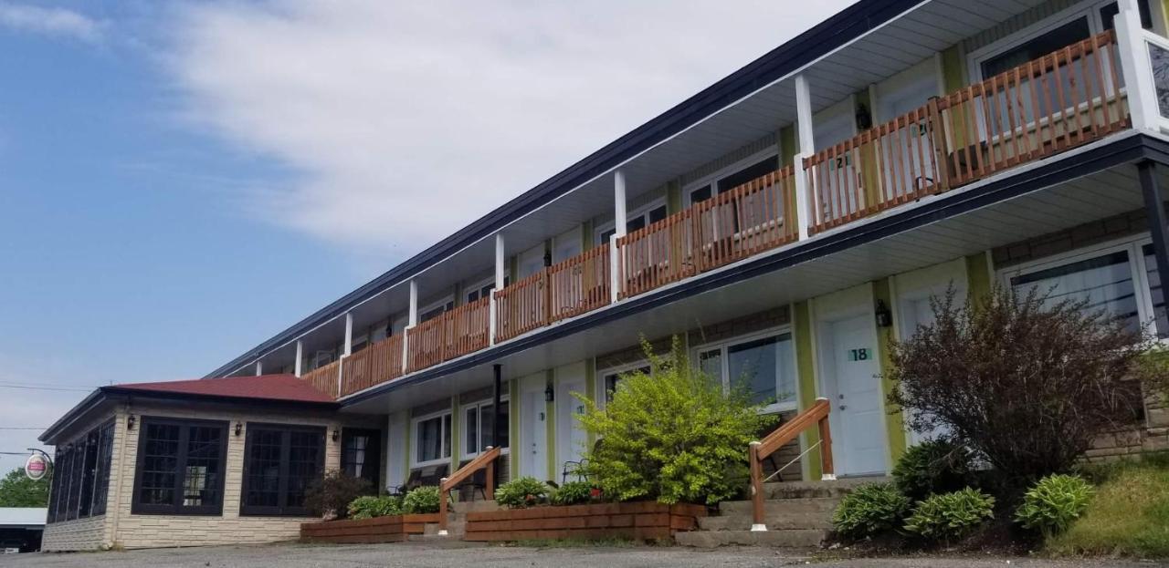 Auberge Happy Logis Lac-Etchemin 외부 사진